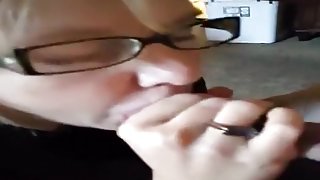 Blondie in glasses licks cock at home and shows pa...